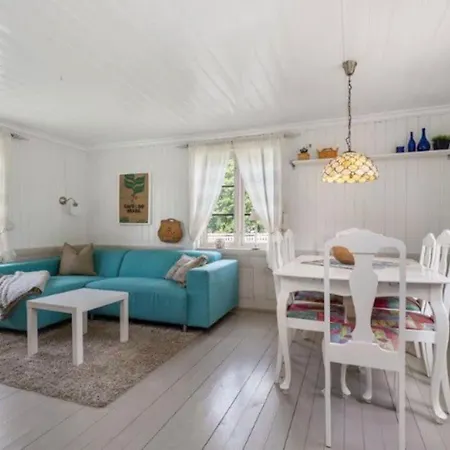 Veslestua - Authentic Norwegian Living * Hemnes
